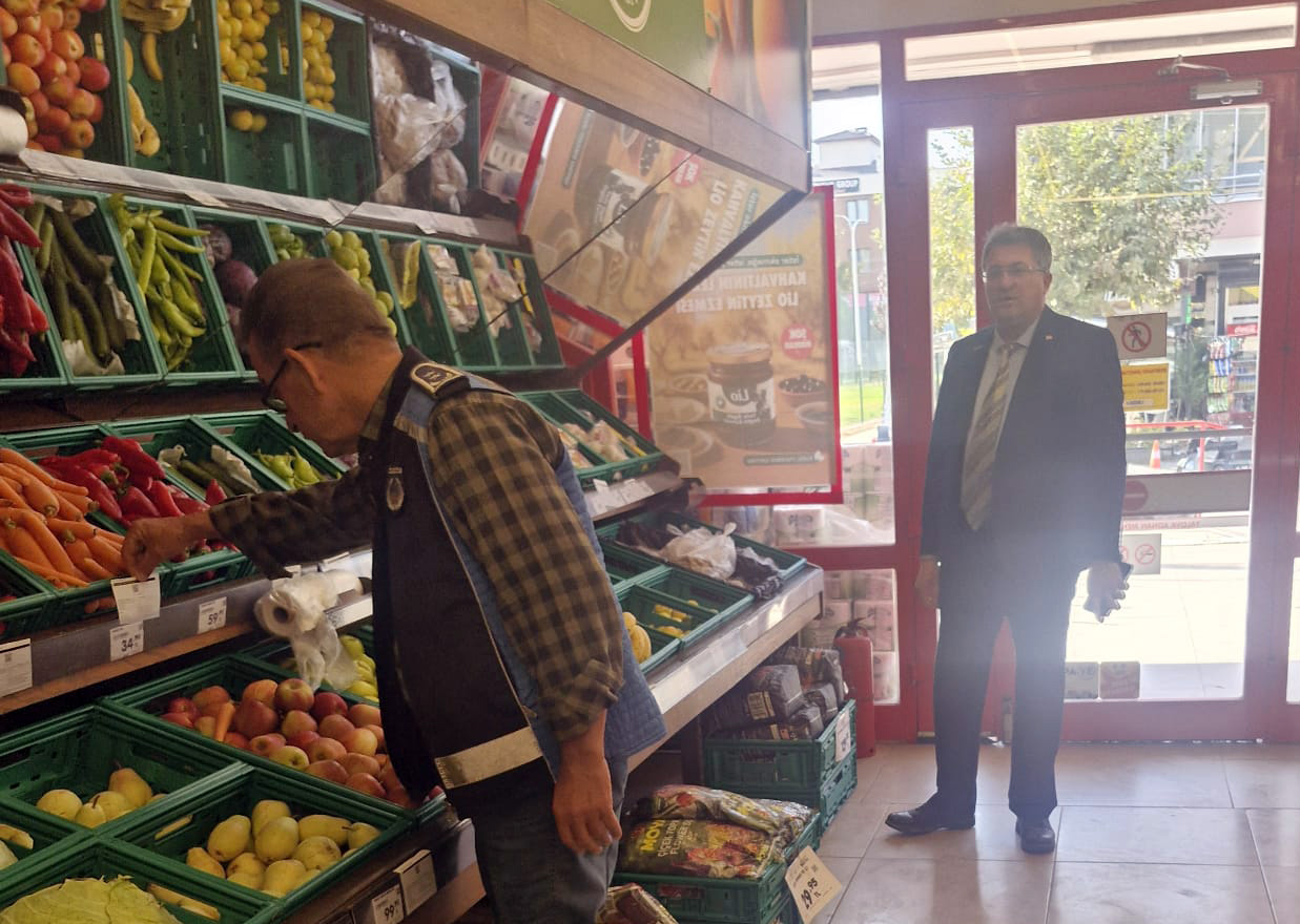 YALOVA BELEDİYESİ’NDEN PAZAR YERLERİ VE MARKETLERE SIKI DENETİM