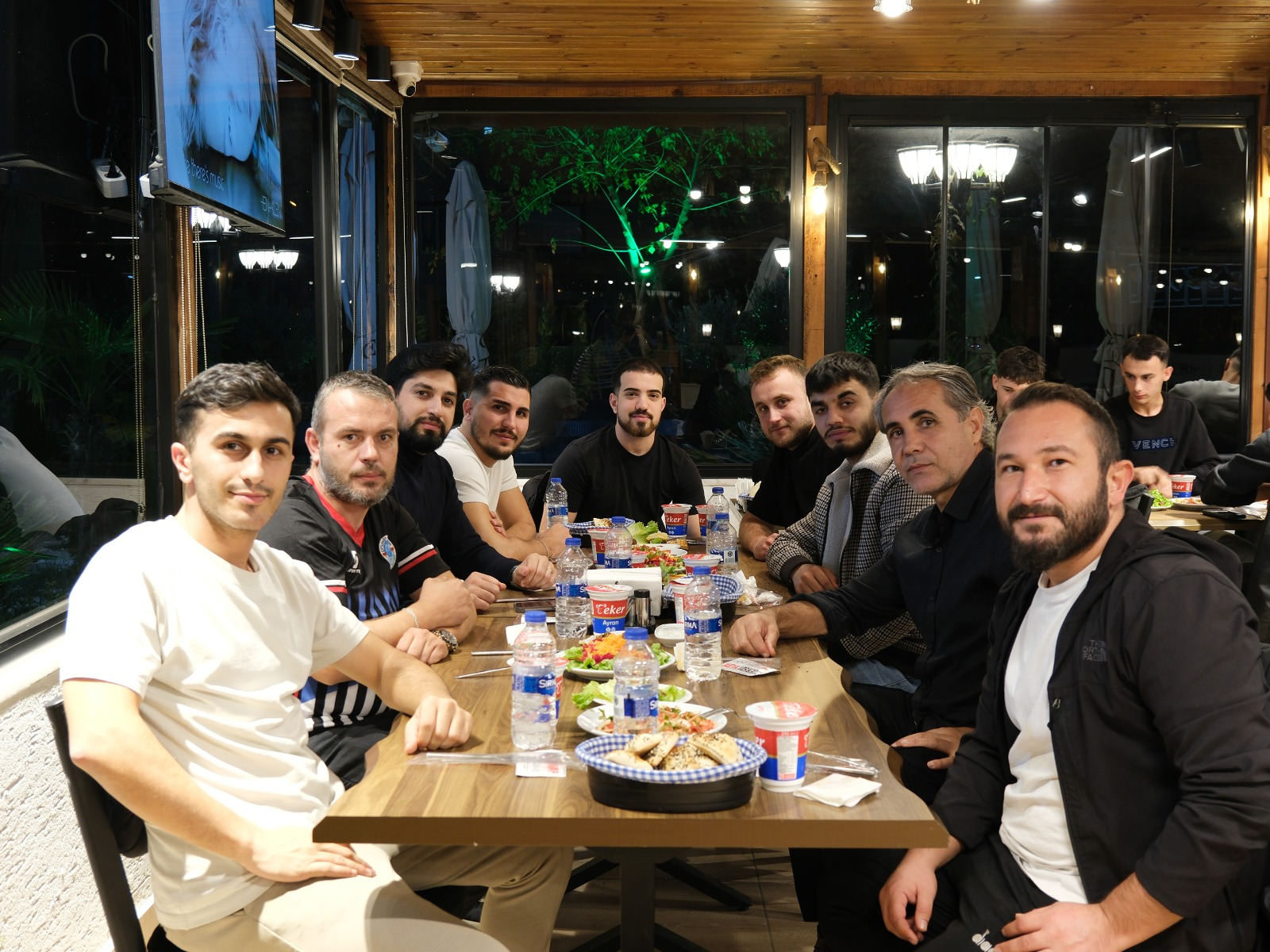 ÇİFTLİKKÖY BELEDİYESPOR MORAL YEMEĞİNDE BULUŞTU 6 ÇİFTLİKKÖY BELEDİYESPOR MORAL YEMEĞİNDE BULUŞTU