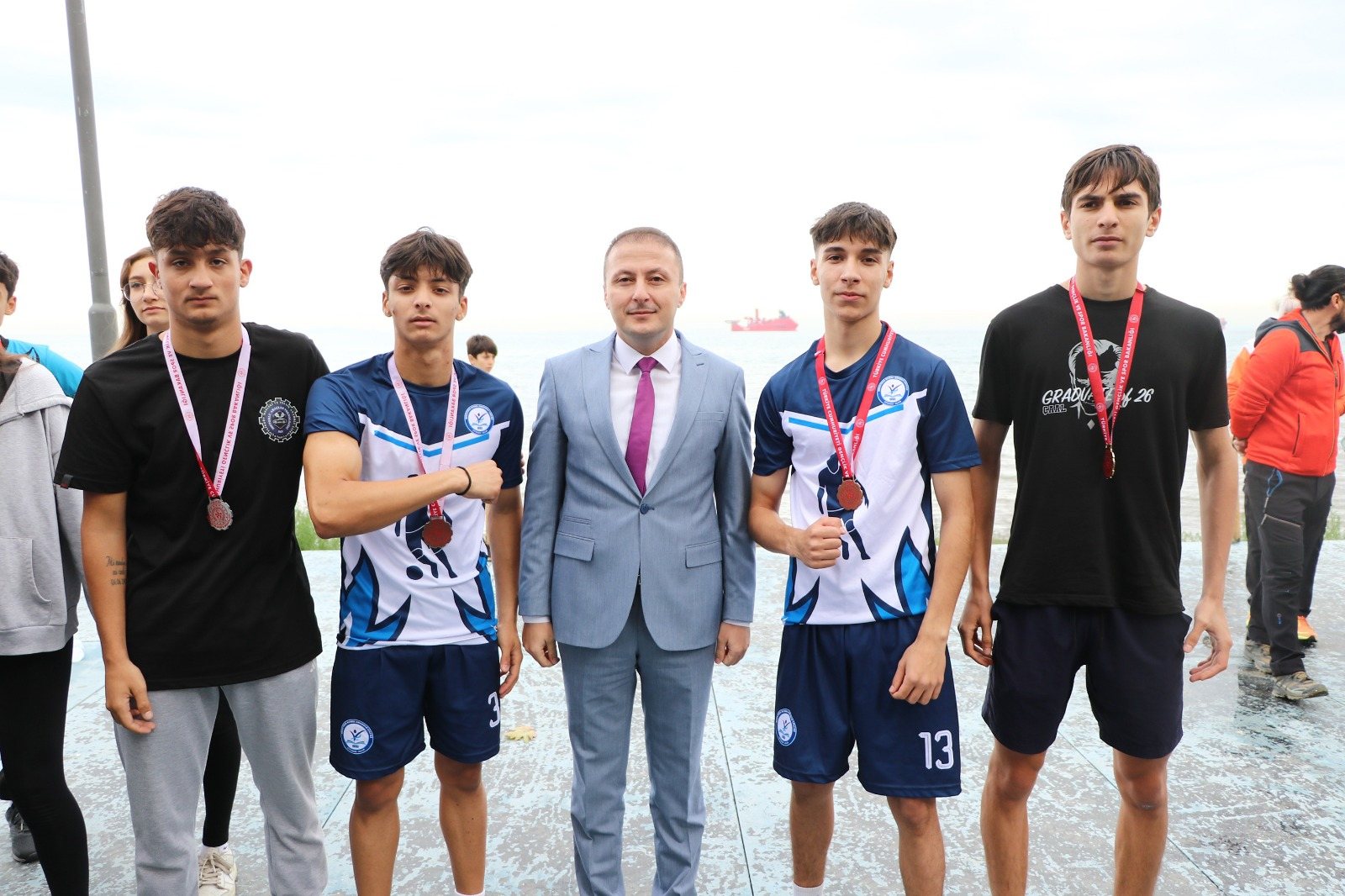 ÇİFTLİKKÖY’DE CUMHURİYET KOŞUSU HEYECANI YAŞANDI 7 ÇİFTLİKKÖY’DE CUMHURİYET KOŞUSU HEYECANI YAŞANDI