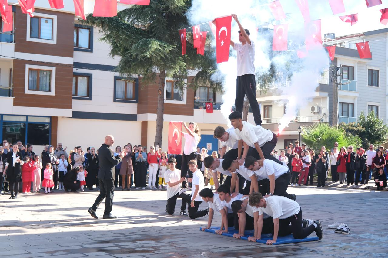 Çiftlikköy’de Cumhuriyetin 102. Yıl Coşkusu 7 Çiftlikköy’de Cumhuriyetin 102. Yıl Coşkusu