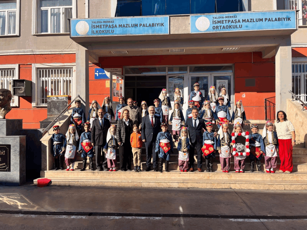 Öğrencilerin Emeği Sergide Işıldadı