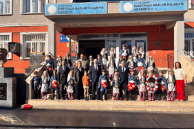 Öğrencilerin Emeği Sergide Işıldadı 16 Öğrencilerin Emeği Sergide Işıldadı