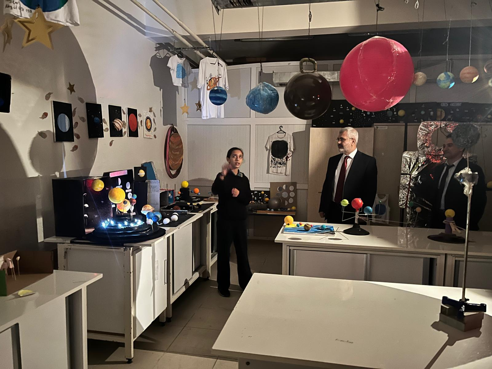 Öğrencilerin Emeği Sergide Işıldadı 4 Öğrencilerin Emeği Sergide Işıldadı