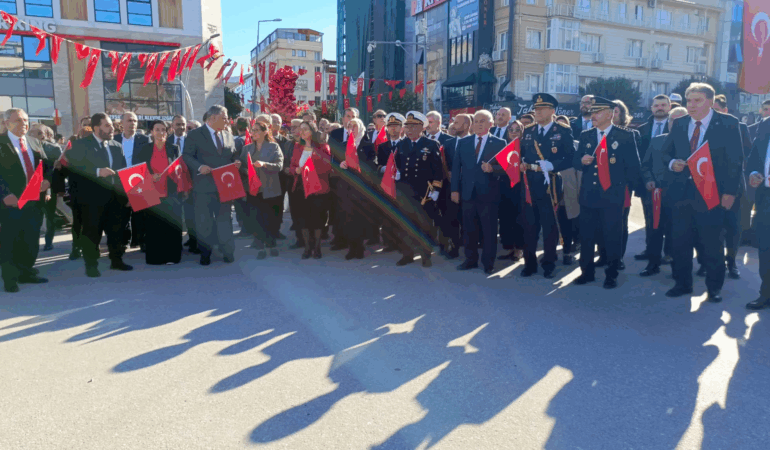 Cumhuriyet Bayramı Yalova’da Coşkuyla Kutlandı 2 Cumhuriyet Bayramı Yalova’da Coşkuyla Kutlandı