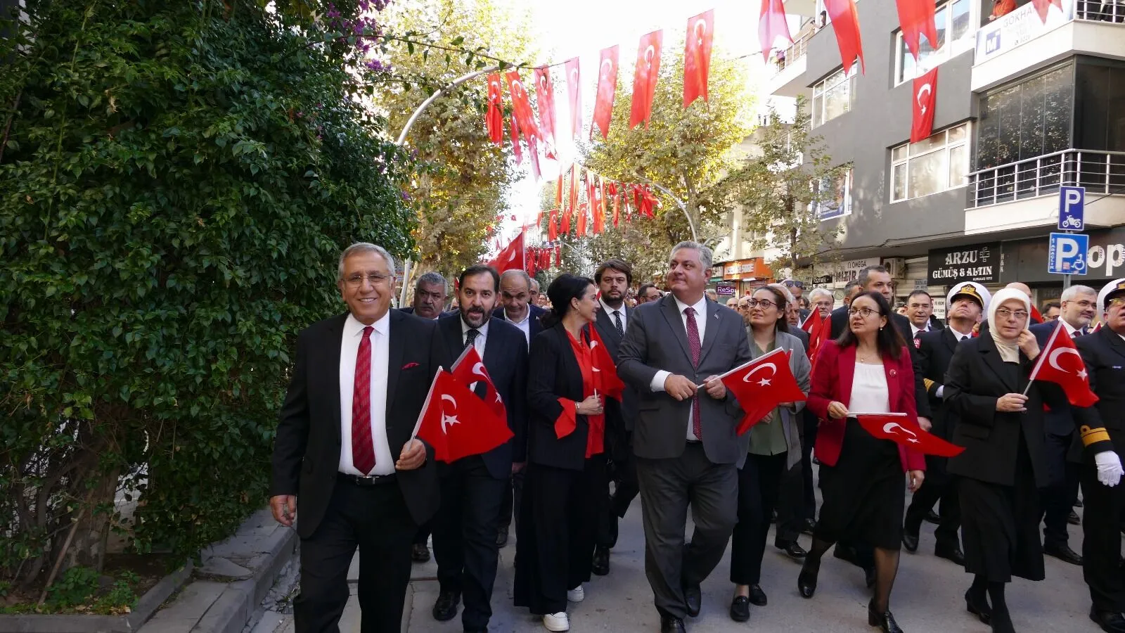 Cumhuriyet Bayramı Yalova’da Coşkuyla Kutlandı 1 Cumhuriyet Bayramı Yalova’da Coşkuyla Kutlandı