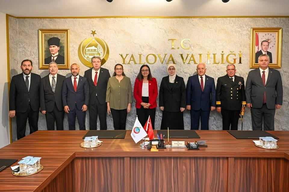 MHP Yalova Teşkilatı, Cumhuriyetin 102. Yılı Kutlamalarına Katıldı 1 MHP Yalova Teşkilatı, Cumhuriyetin 102. Yılı Kutlamalarına Katıldı