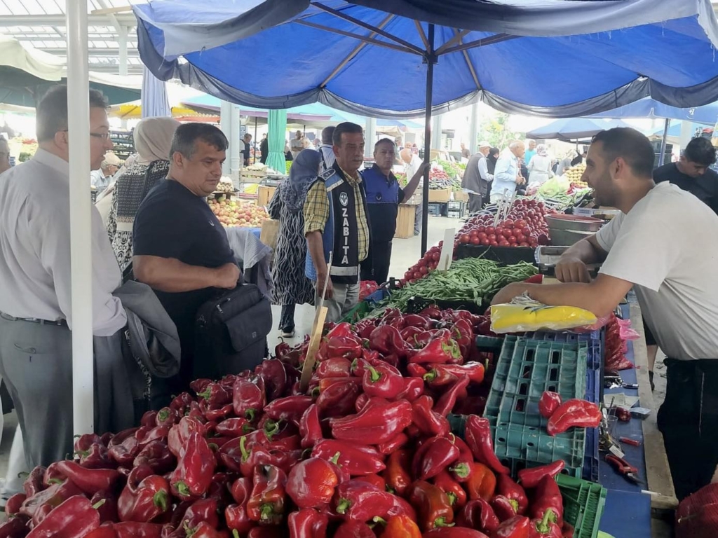 YALOVA BELEDİYESİ HÂL MÜDÜRLÜĞÜ’NDEN PAZAR YERİNDE FATURA VE BELGE DENETİMİ
