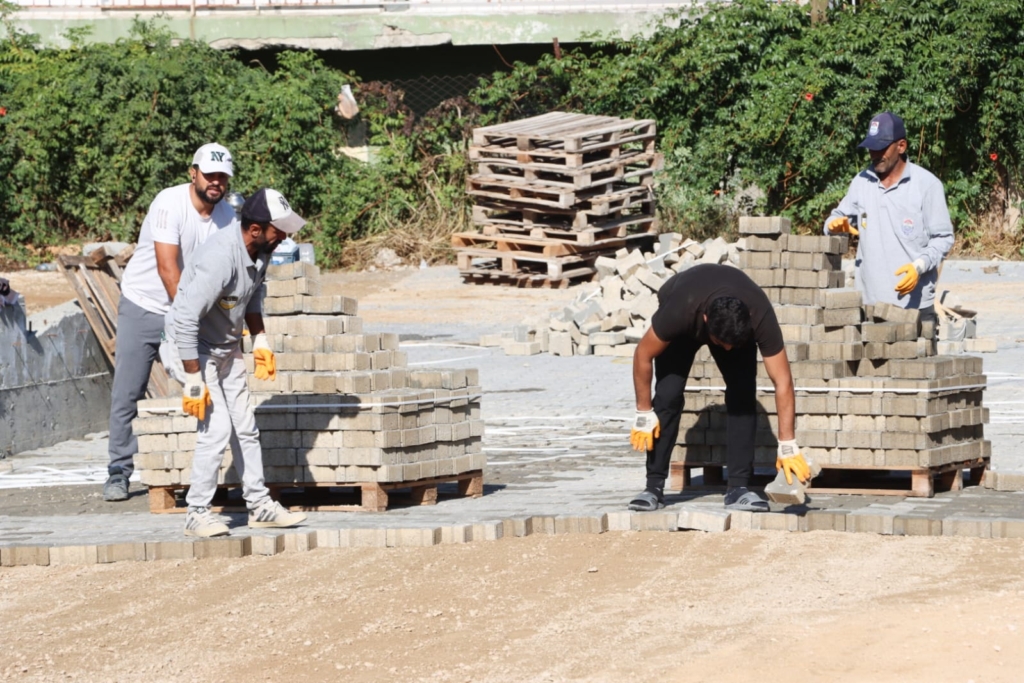 YENİ PARKE YOL ÇALIŞMALARI DEVAM EDİYOR