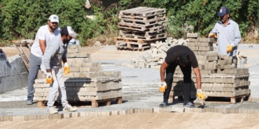 YENİ PARKE YOL ÇALIŞMALARI DEVAM EDİYOR