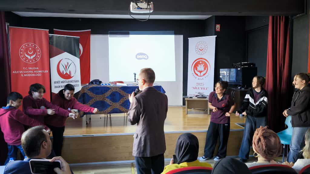 Yalova’da “Aile İçi İletişim Atölyesi” Düzenlendi