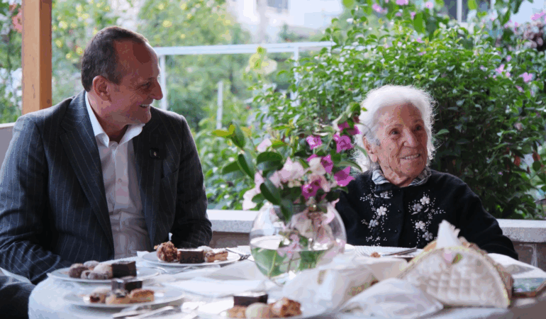 BAŞKAN YELE ÇİFTLİKKÖY’ÜN ASIRLIK ÇINARLARIYLA BULUŞTU