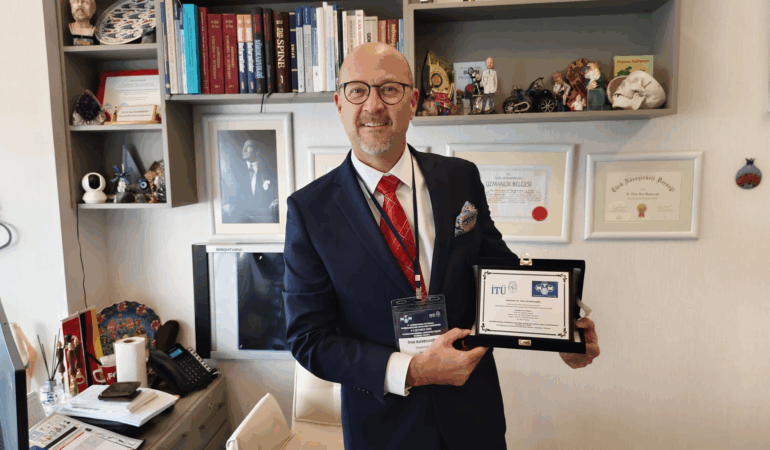 Beyin ve Sinir Cerrahisi Uzmanı Op. Dr. Onur Kulaksızoğlu, İTÜ’de “Super Ager” Konseptini Anlattı 1 Beyin ve Sinir Cerrahisi Uzmanı Op. Dr. Onur Kulaksızoğlu, İTÜ’de “Super Ager” Konseptini Anlattı