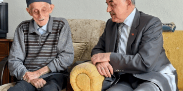 VALİ MUAMMER EROL, YAŞLILAR GÜNÜ’NDE BÜYÜKLERİMİZİ EVLERİNDE ZİYARET ETTİ