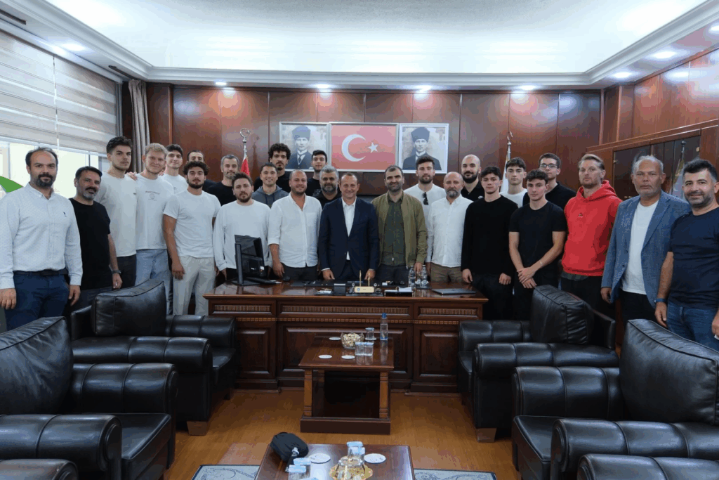 ÇİFTLİKKÖY BELEDİYE’DEN BASKETBOLDA İMZA ŞOV