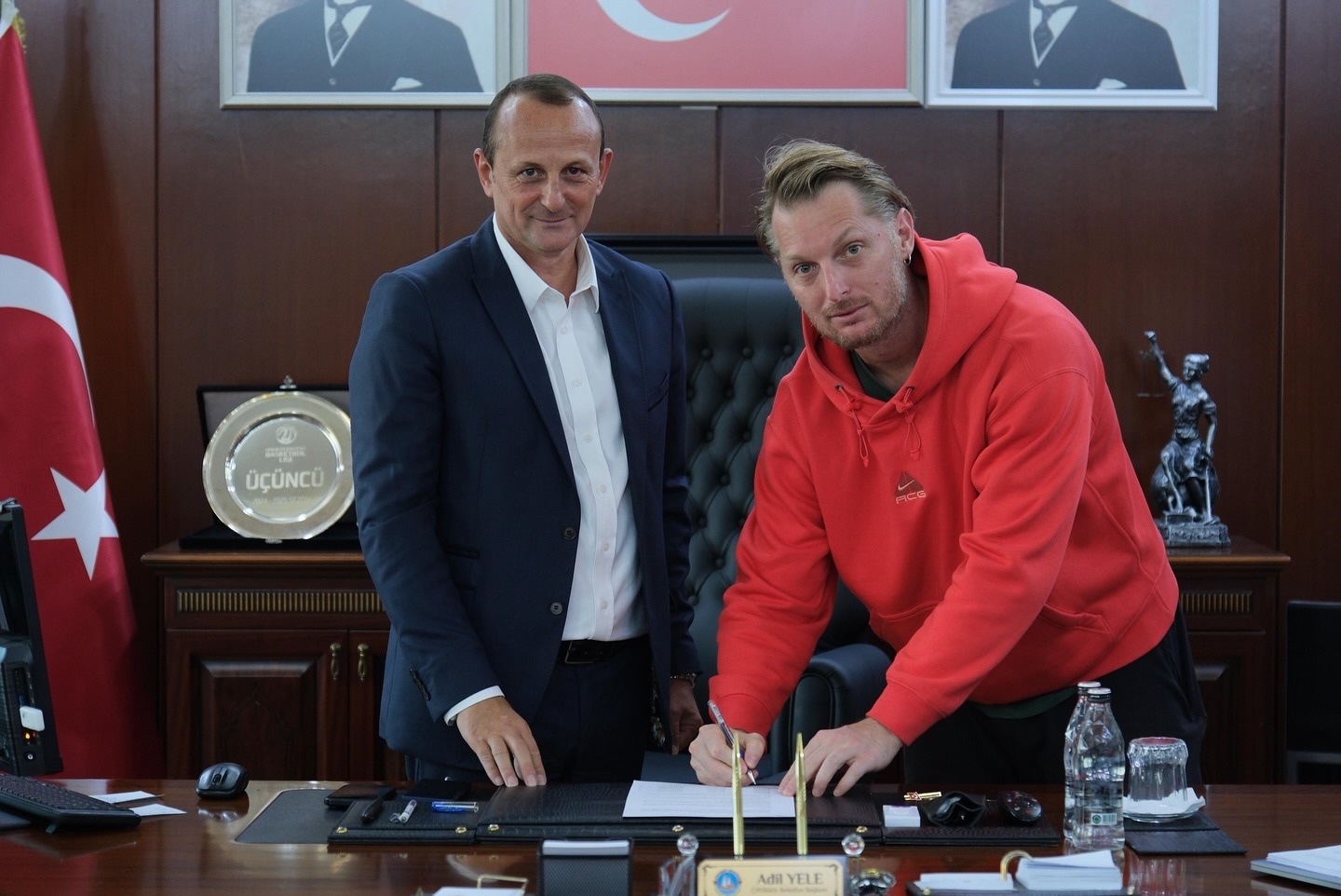 ÇİFTLİKKÖY BELEDİYE’DEN BASKETBOLDA İMZA ŞOV