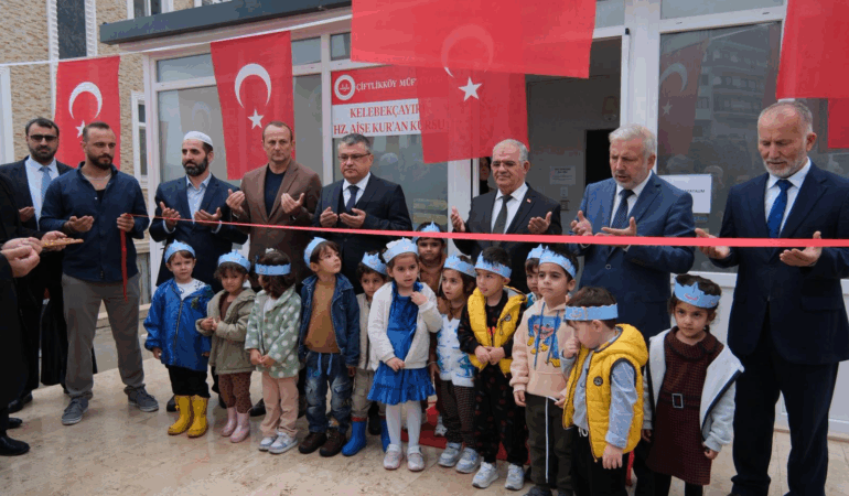 Başkan Adil Yele, Kelebek Çayırı Hz. Aişe Kur’an Kursu’nun Açılışına Katıldı 1 Başkan Adil Yele, Kelebek Çayırı Hz. Aişe Kur’an Kursu’nun Açılışına Katıldı