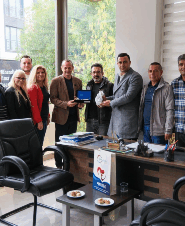 BAŞKAN YELE MİMARLARIN GÜNÜNÜ KUTLADI