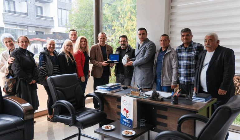 BAŞKAN YELE MİMARLARIN GÜNÜNÜ KUTLADI