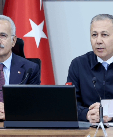 Ordu Valisi Muammer Erol, Bakan Yerlikaya ve Bakan Uraloğlu Başkanlığında Gerçekleşen Trafik Güvenliği Toplantısına Katıldı