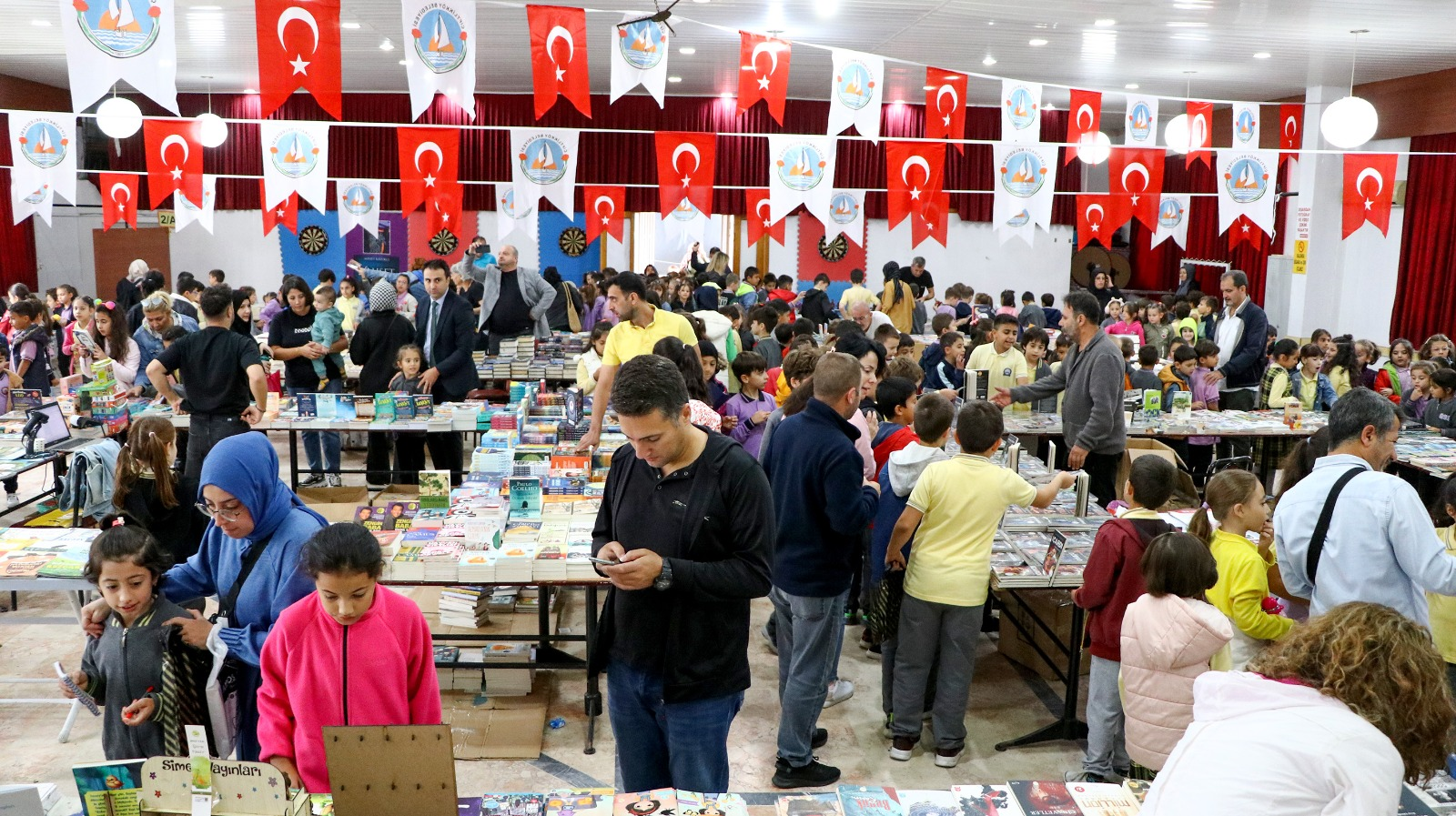 ÇİFTLİKKÖY 3. KİTAP GÜNLERİ 13 EKİM’DE BAŞLIYOR