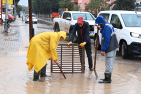 ÇİFTLİKKÖY BELEDİYESİ EKİPLERİ YAĞMUR MESAİSİNDE