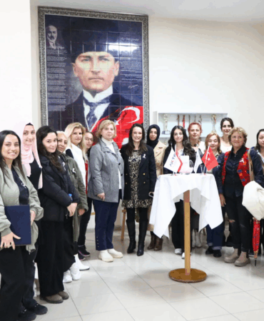 ÇİFTLİKKÖY’DE MEME KANSERİ SEMİNERİ YAPILDI