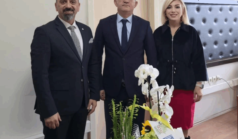 Uzmanlar Eğitim Kurumlarından İl Millî Eğitim Müdür Yardımcısı Mehmet Kalkan’a Hayırlı Olsun Ziyareti 6 Uzmanlar Eğitim Kurumlarından İl Millî Eğitim Müdür Yardımcısı Mehmet Kalkan’a Hayırlı Olsun Ziyareti
