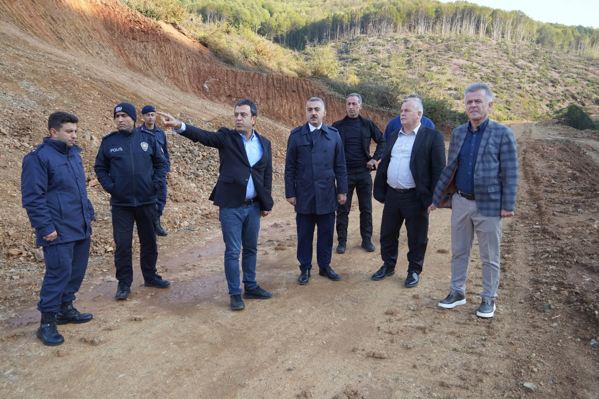 Armutlu’da 5 Milyon Metreküplük Baraj Projesi Yerinde İncelendi 4 Armutlu’da 5 Milyon Metreküplük Baraj Projesi Yerinde İncelendi