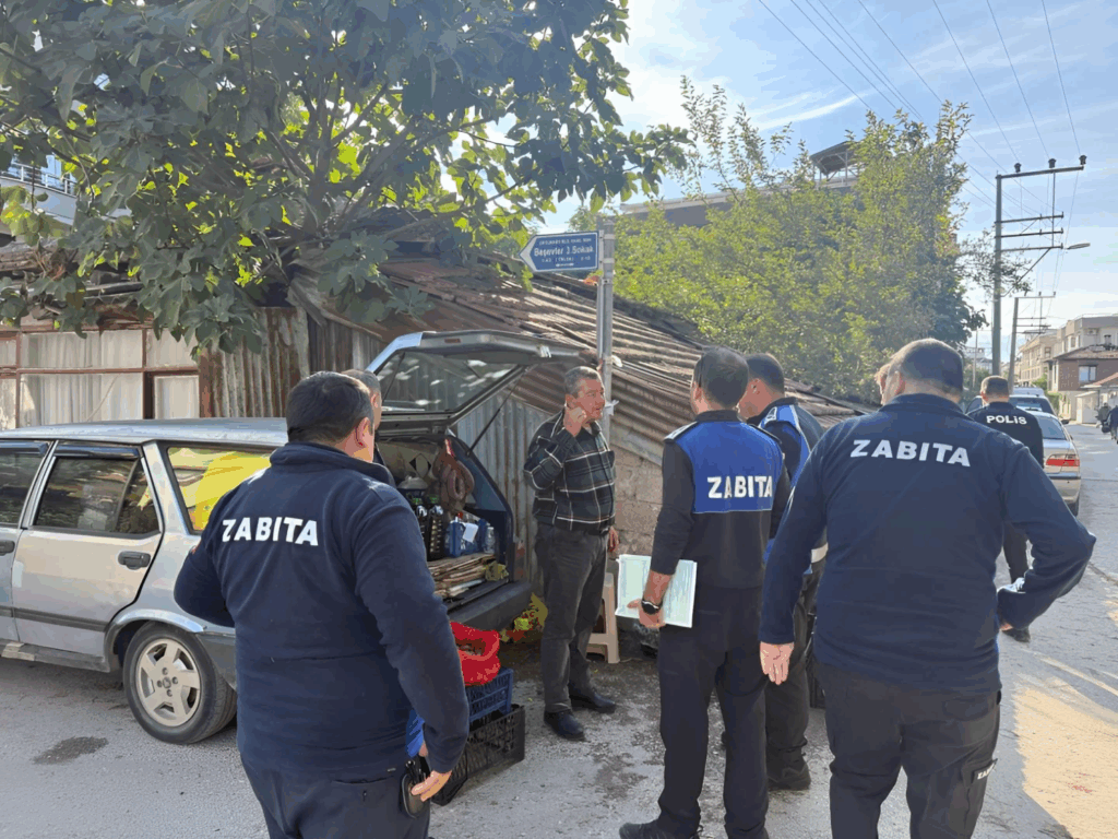 ÇİFTLİKKÖY’DE ZABITADAN SEYYAR SATICILARA MÜDAHALE