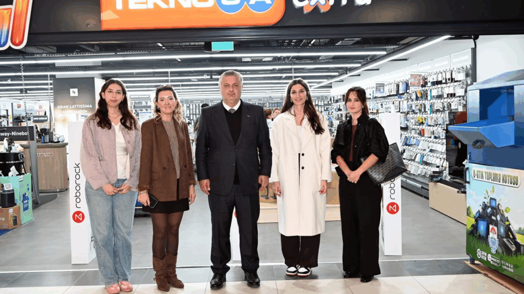 DÜNYA E-ATIK GÜNÜ'NDE TEKNOSA İŞBİRLİĞİYLE YOĞUN KATILIMLI ETKİNLİK