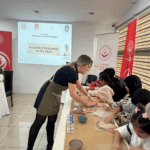 Yalova’da “Ailemle Seramik Atölyesi” ile Aile Bağları Sanatla Güçlendi 7 Yalova’da “Ailemle Seramik Atölyesi” ile Aile Bağları Sanatla Güçlendi