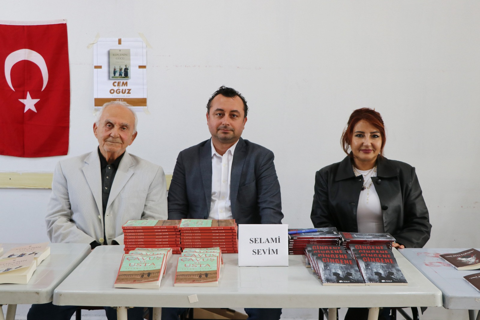 ÇİFTLİKKÖY KİTAP GÜNLERİ’NE ÖĞRENCİLERDEN YOĞUN İLGİ