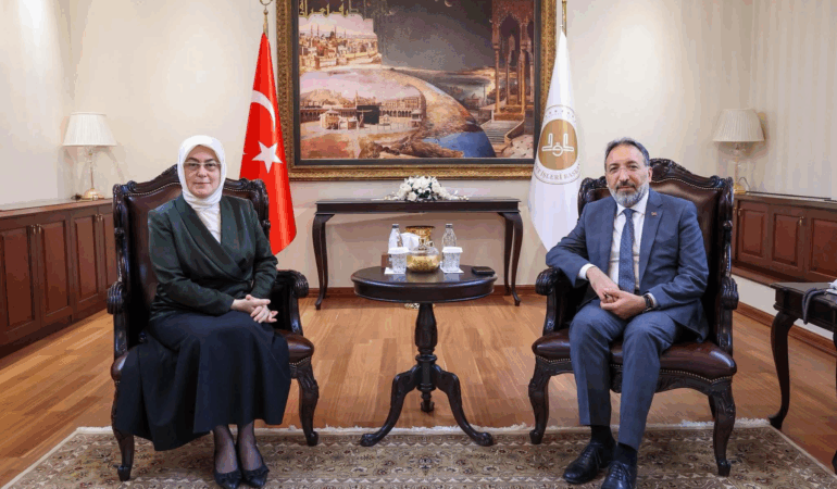 YALOVA MİLLETVEKİLİ MELİHA AKYOL’DAN DİYANET İŞLERİ BAŞKANI PROF. DR. SAFİ ARPAGUŞ’A HAYIRLI OLSUN ZİYARETİ 6 YALOVA MİLLETVEKİLİ MELİHA AKYOL’DAN DİYANET İŞLERİ BAŞKANI PROF. DR. SAFİ ARPAGUŞ’A HAYIRLI OLSUN ZİYARETİ