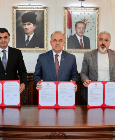 HAYIRSEVER İŞ İNSANI ÜMİT YETGİN’DEN HOŞKÖY’E ANLAMLI YATIRIM: “KÖY YAŞAM MERKEZİ” GELİYOR