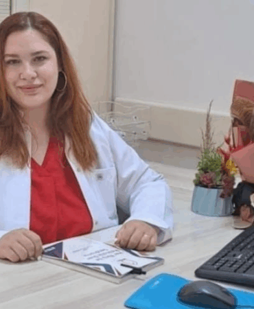 DÜNYA MENOP0Z GÜNÜ’NDE ALTINOVA DEVLET HASTANESİ’NDEN BİLİNÇLENDİRME MESAJI