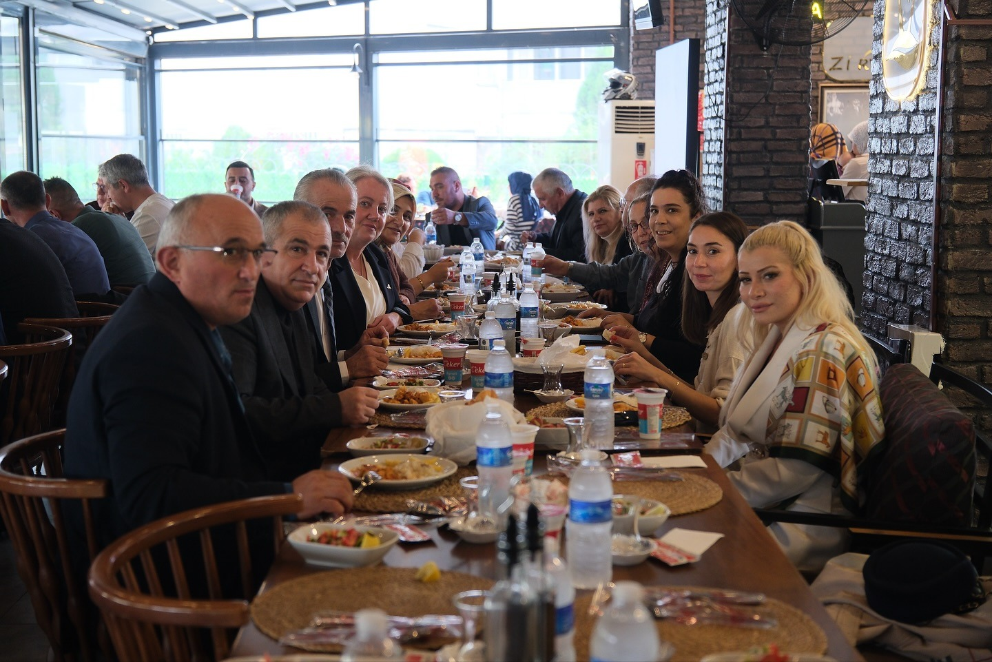 BAŞKAN YELE, ÇİFTLİKKÖY’DEKİ MUHTARLARLA BİR ARAYA GELDİ