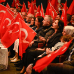 Görevde Ciddiyet, Sanatta İncelik! Polis Korosu Yalova’da Unutulmaz Bir Geceye İmza Attı 8 Görevde Ciddiyet, Sanatta İncelik! Polis Korosu Yalova’da Unutulmaz Bir Geceye İmza Attı
