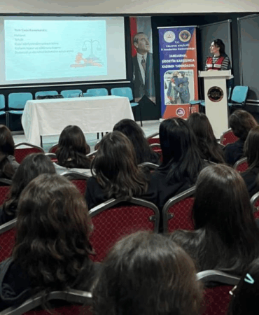 Yalova Güzel Sanatlar Lisesinde Güvenlik, Kadına Şiddetin Önlenmesi ve Bağımlılıkla Mücadele Eğitimi