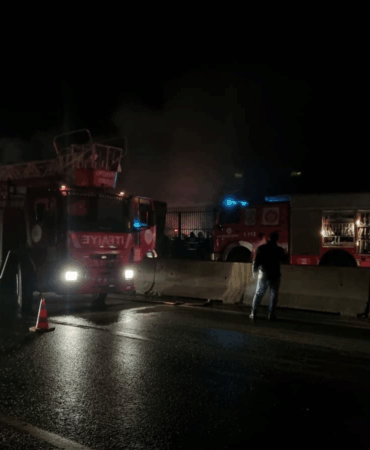 Yalova’da Tır Yangını Korkuttu: Ekiplerin Hızlı Müdahalesiyle Facia Önlenildi