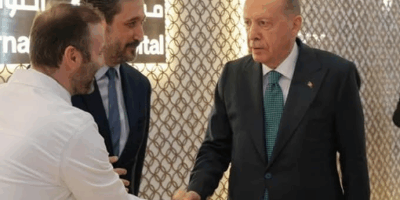 MHP Yalova İl Başkanı Ahmet İhsan Güldoğan’ın Oğlu Dr. Cem Emir Güldoğan, Cumhurbaşkanı Erdoğan’ı Katar’da Karşıladı