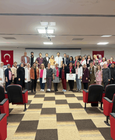Yalova Eğitim ve Araştırma Hastanesi’nde Meme Kanseri Farkındalık Semineri Düzenlendi