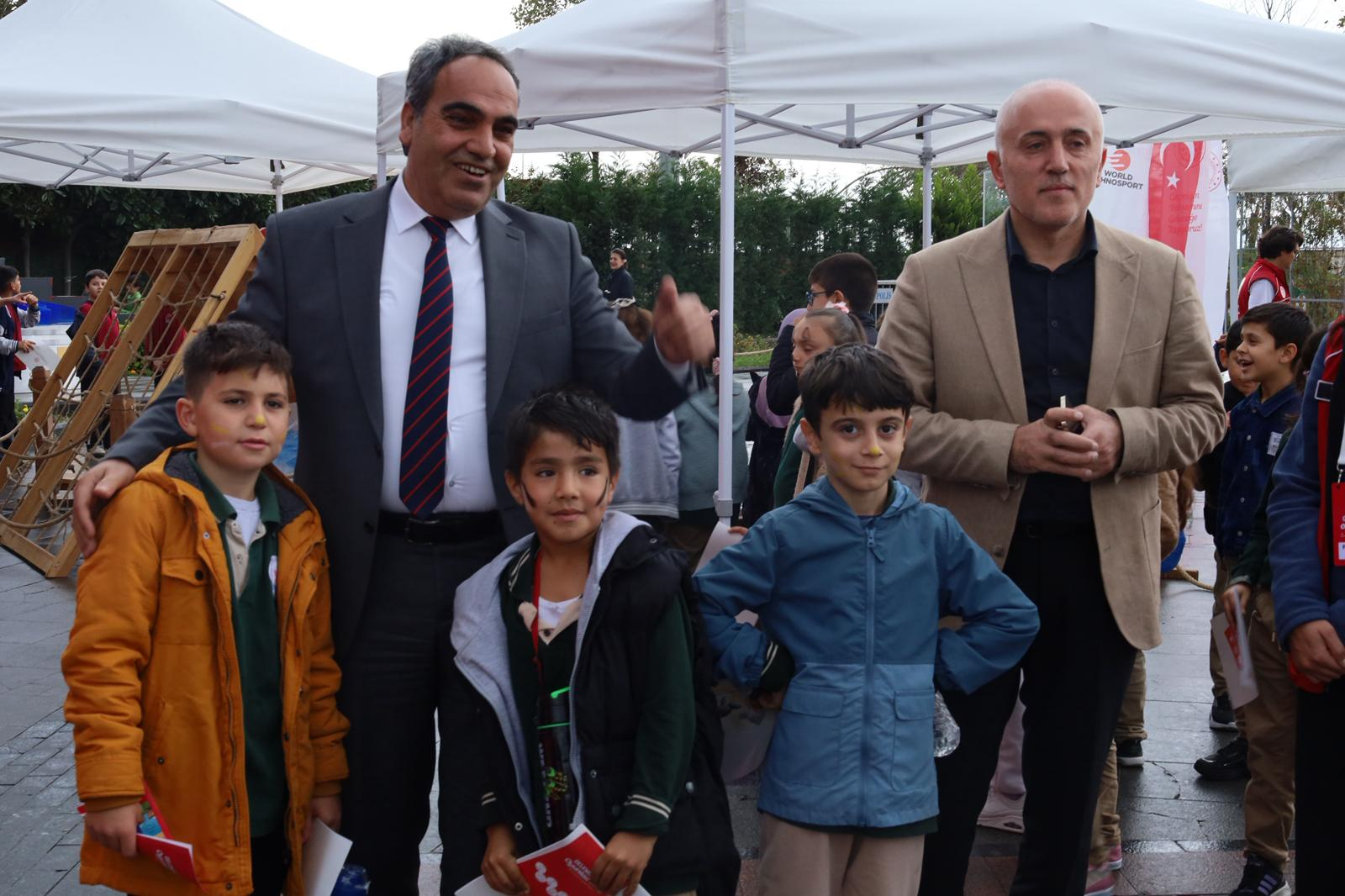“Geleneksel Oyunlar Tırı” Yalova’da Coşkuyla Karşılandı Yalovalılar geçmişin kültürel mirasını yeniden yaşadı