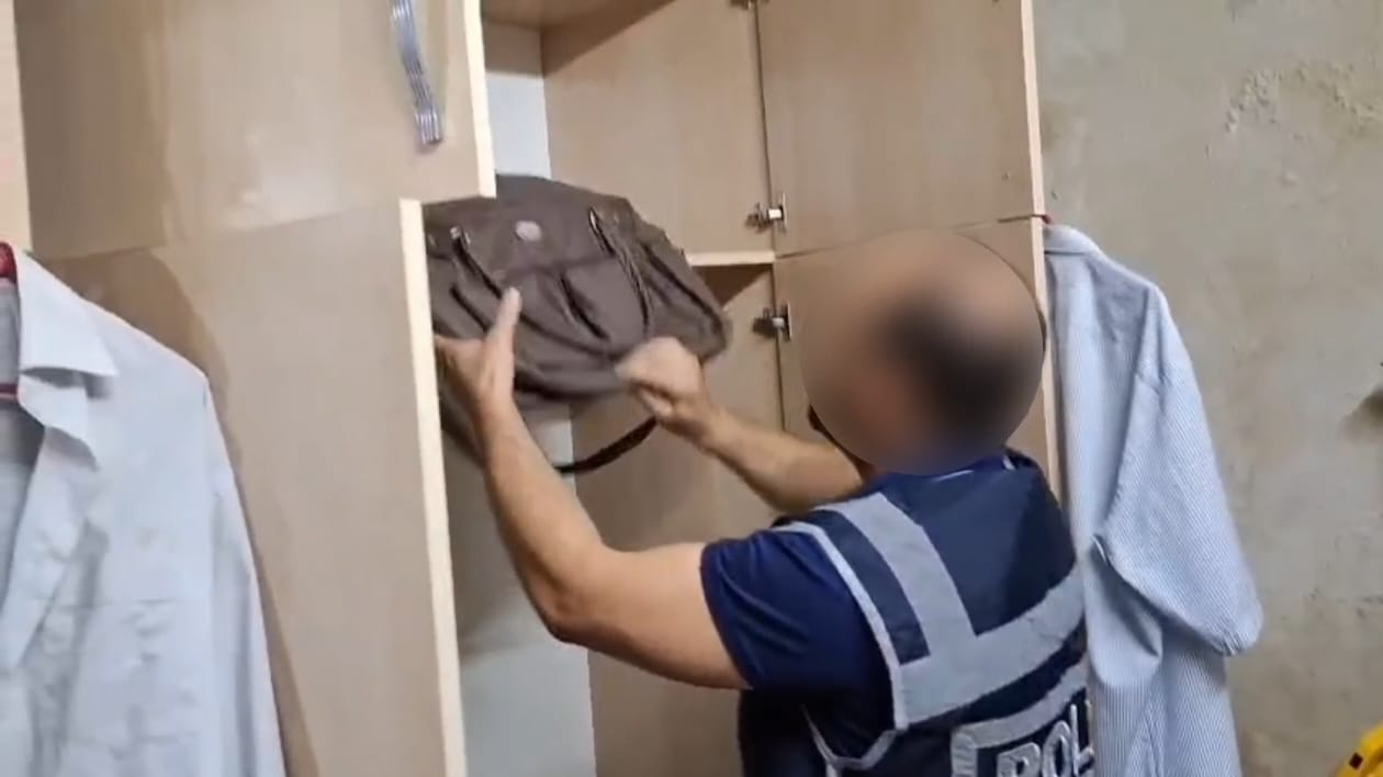 Yalova Polisi, 16 Milyon Liralık Dolandırıcılık Çetesini Çökertti: 21 Şüpheli Yakalandı 5 Yalova Polisi, 16 Milyon Liralık Dolandırıcılık Çetesini Çökertti: 21 Şüpheli Yakalandı
