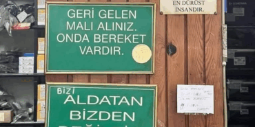 İzmit’te Bir Esnaf Hikayesi: “Bereket Sensin Abi” 6 İzmit’te Bir Esnaf Hikayesi: “Bereket Sensin Abi”