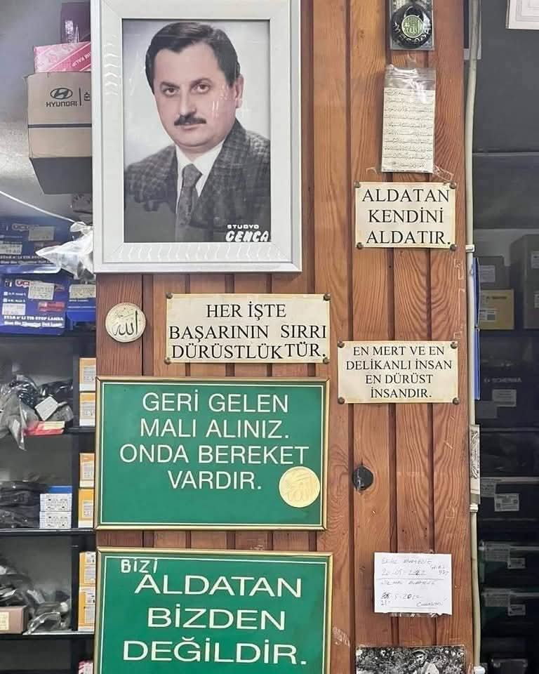 İzmit’te Bir Esnaf Hikayesi: “Bereket Sensin Abi” 4 İzmit’te Bir Esnaf Hikayesi: “Bereket Sensin Abi”