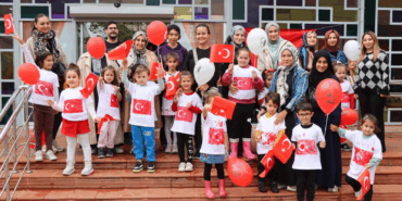 Yalova’da Cumhuriyet Coşkusu Miniklerle Buluştu 8 Yalova’da Cumhuriyet Coşkusu Miniklerle Buluştu