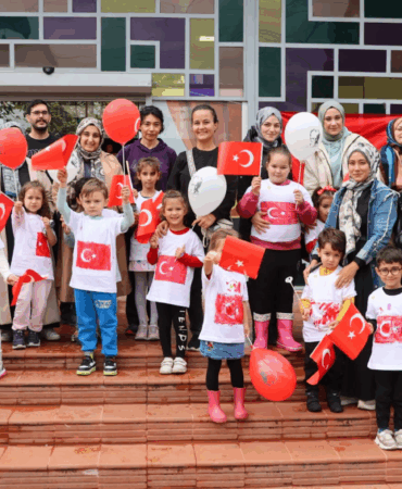 Yalova’da Cumhuriyet Coşkusu Miniklerle Buluştu
