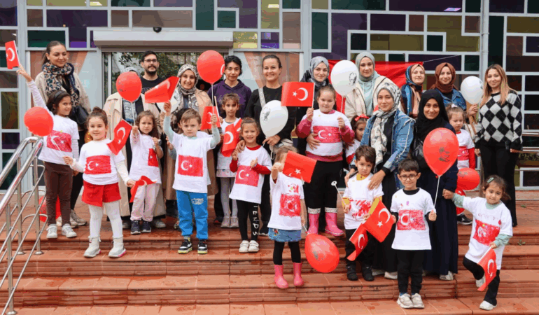 Yalova’da Cumhuriyet Coşkusu Miniklerle Buluştu