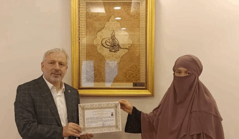 LETONYALI ÜNİVERSİTE ÖĞRENCİSİ MONTA STOŞA MÜSLÜMAN OLDU