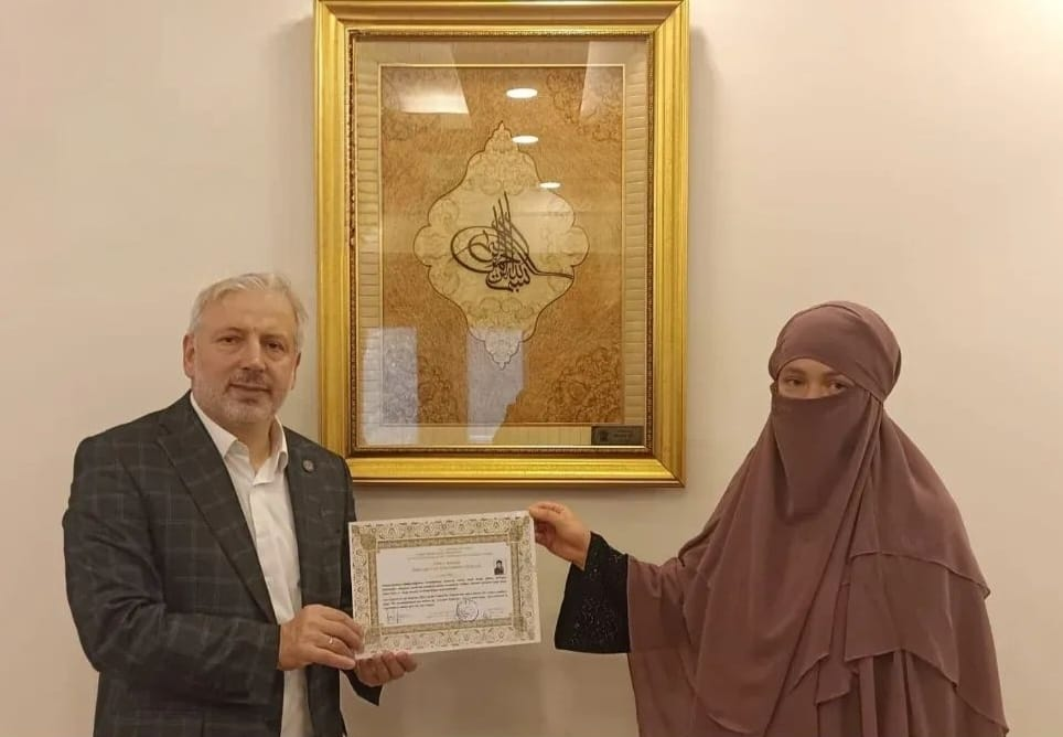 LETONYALI ÜNİVERSİTE ÖĞRENCİSİ MONTA STOŞA MÜSLÜMAN OLDU